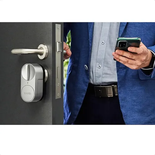 Fechadura de alta segurança e porta blindada